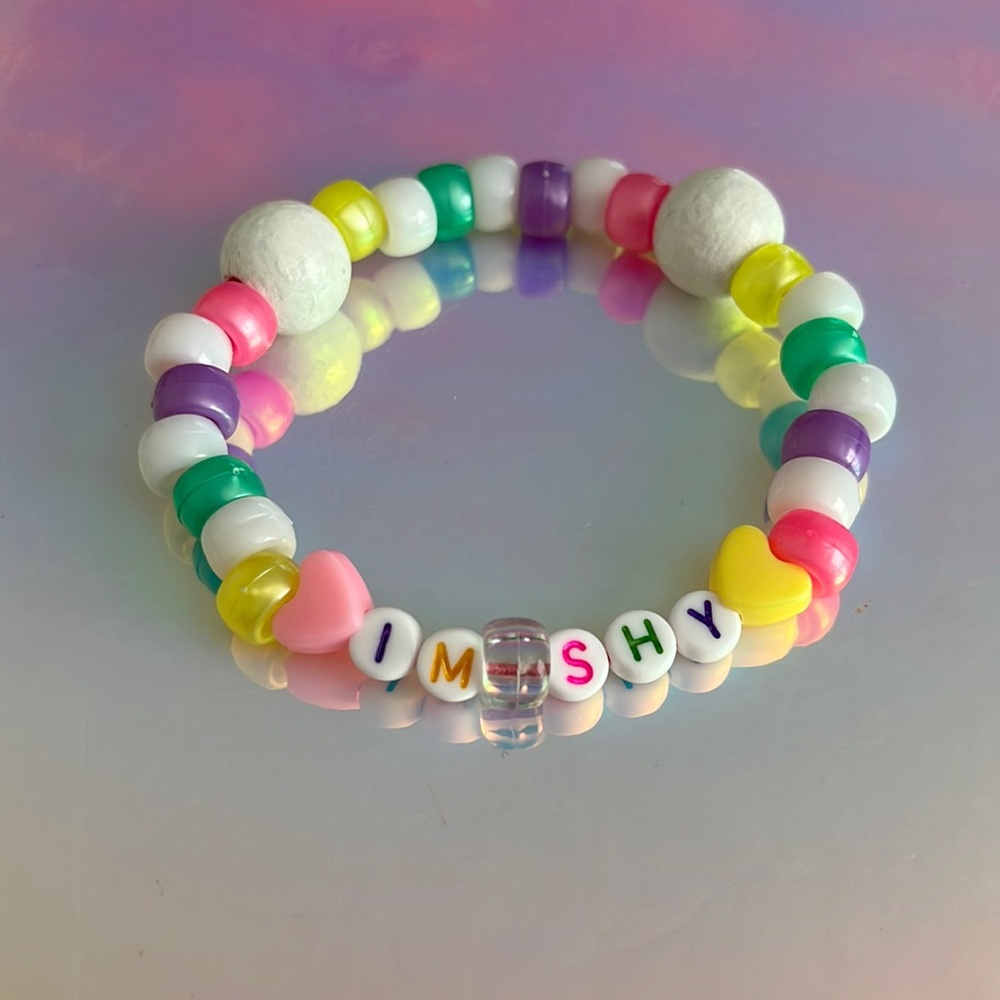 “I’m Shy” 🧡 kandi bracelet 😌